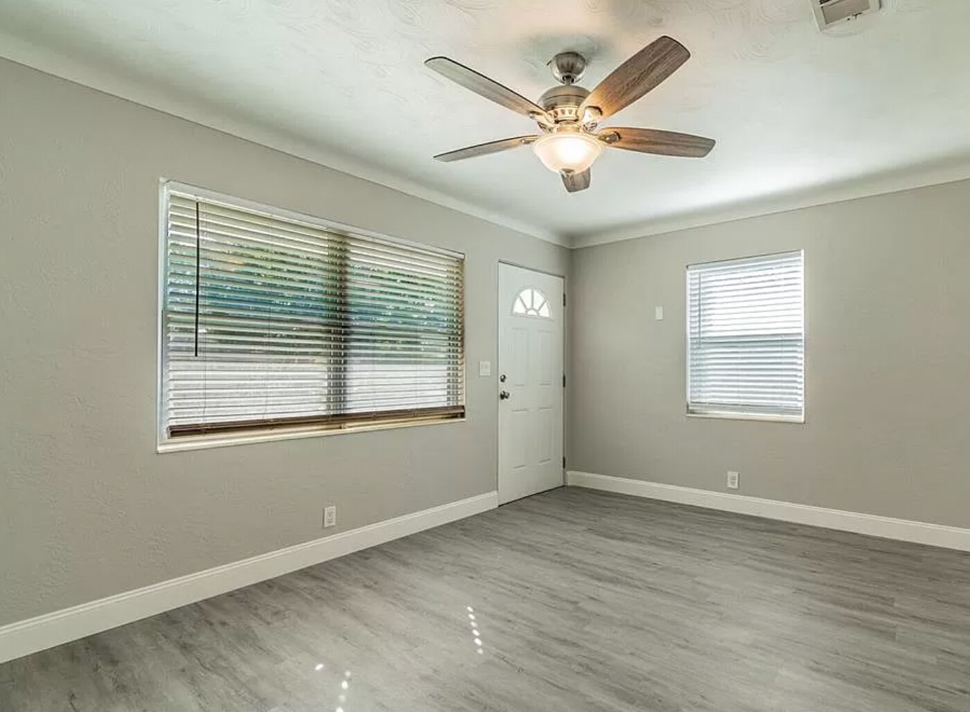 Living/Dining - 4012 21st St N