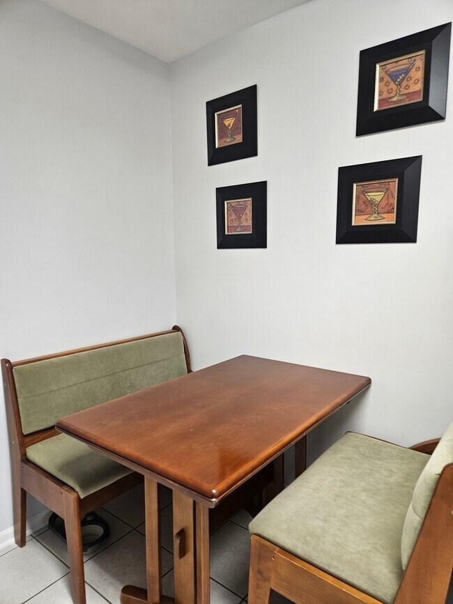 Building Photo - 1068 Courtland Dr