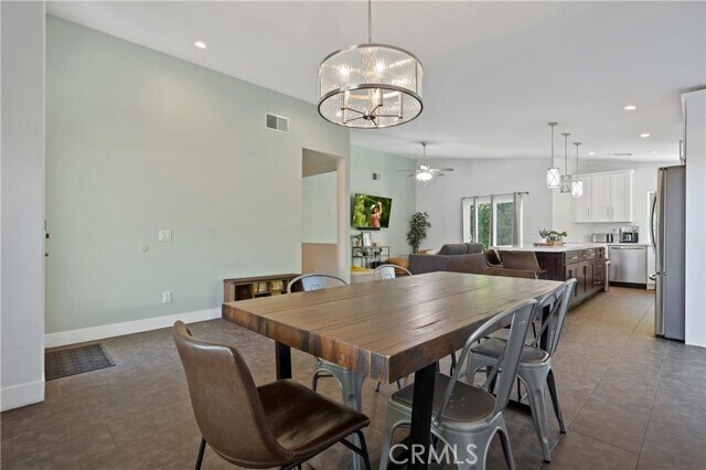 Building Photo - 80695 Columbia Ave