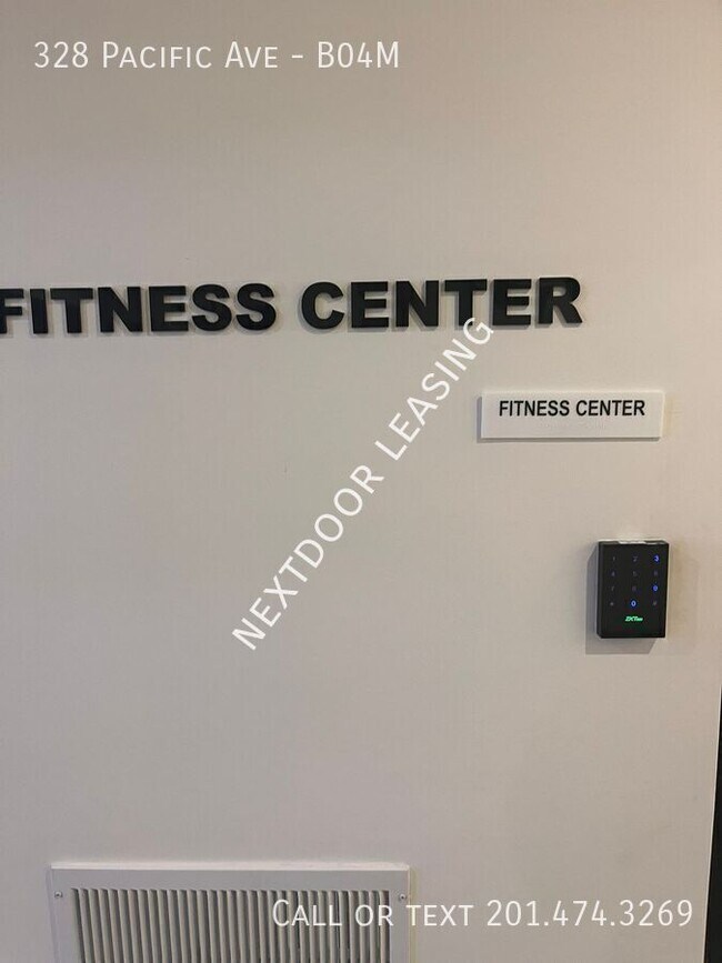 Building Photo - 328 Pacific Ave