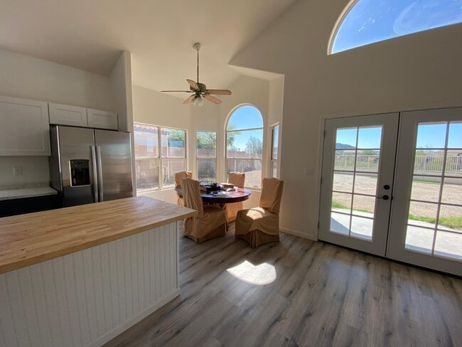 Building Photo - 10254 Hopi Ln