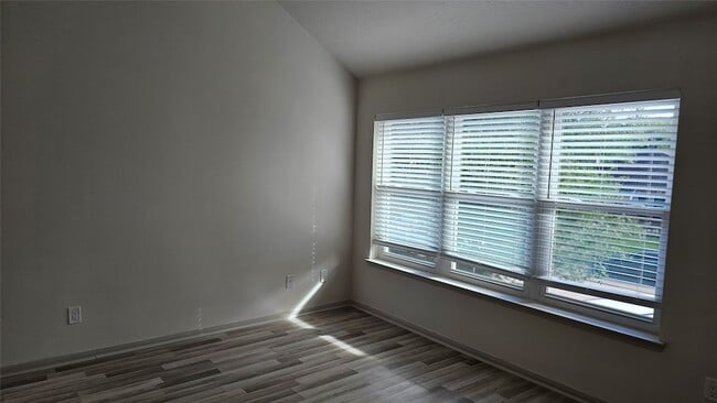 Building Photo - 23510 Stratsborough Dr