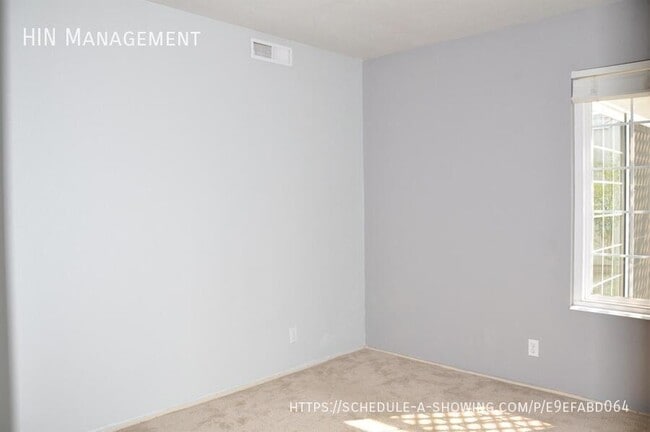 Building Photo - 2198 Goldcrest Cir