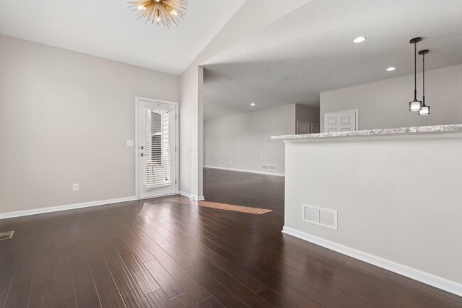 Building Photo - 578 Tallman St