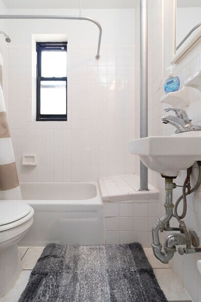 Building Photo - 1789 1st Ave