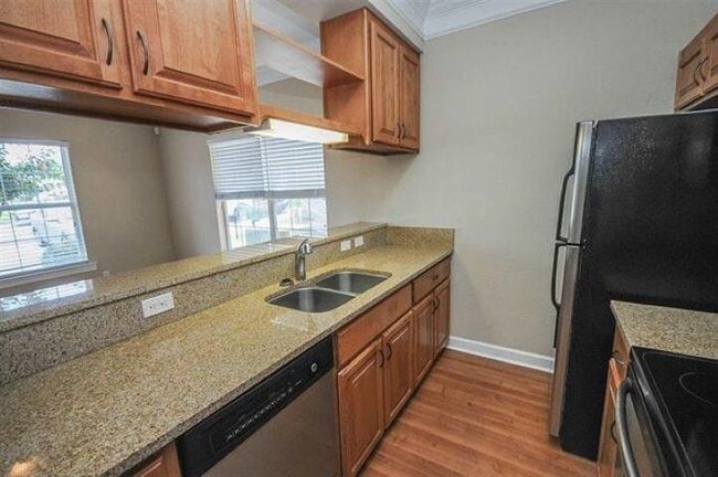 Building Photo - 1918 Honolulu Ln