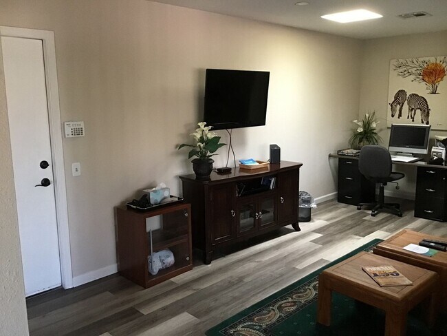 Building Photo - Charming 2BR House in Sun City West