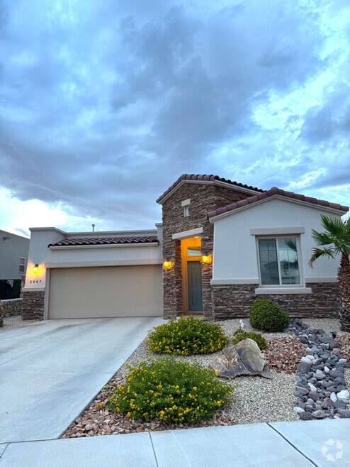 Building Photo - 2067 Villa Napoli Loop E