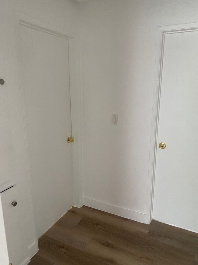 Building Photo - 12554 Brookshire Ave