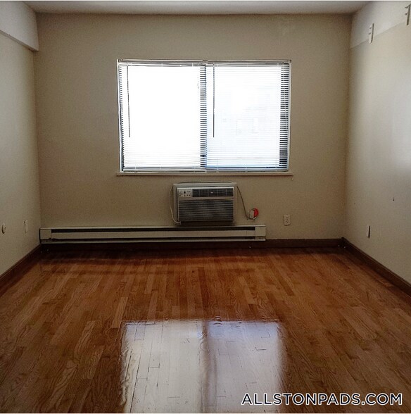 Building Photo - 1110 Commonwealth Ave