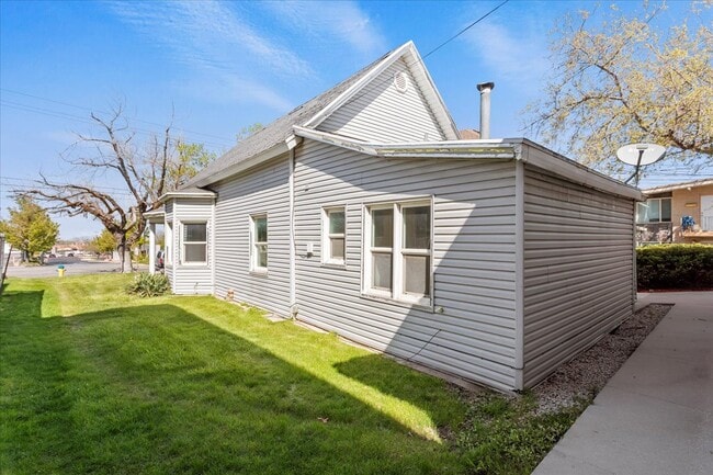 Building Photo - 2342 Adams Ave