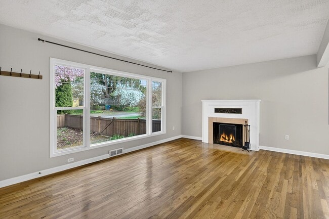 Building Photo - 3660 SE Tenino St