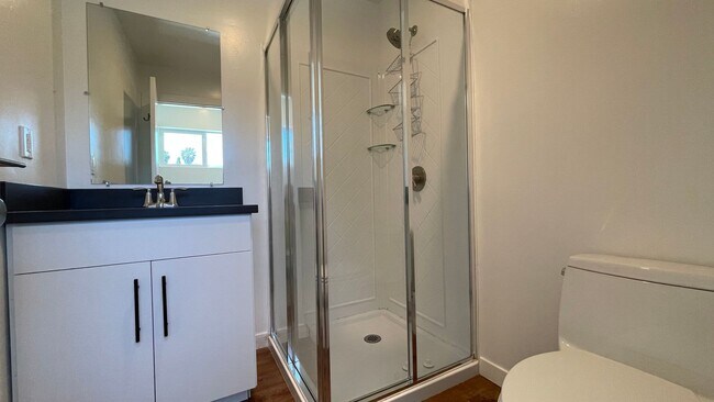 Building Photo - Large 6- Bedroom, 3-Bathroom home in San Luis Obispo