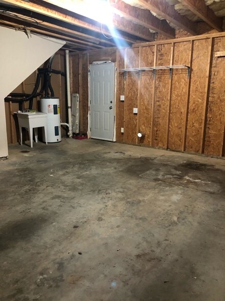 Building Photo - 337 Martin Luther King Jr Dr