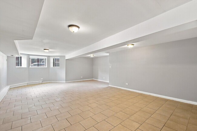 Building Photo - 6401 S Maryland Ave