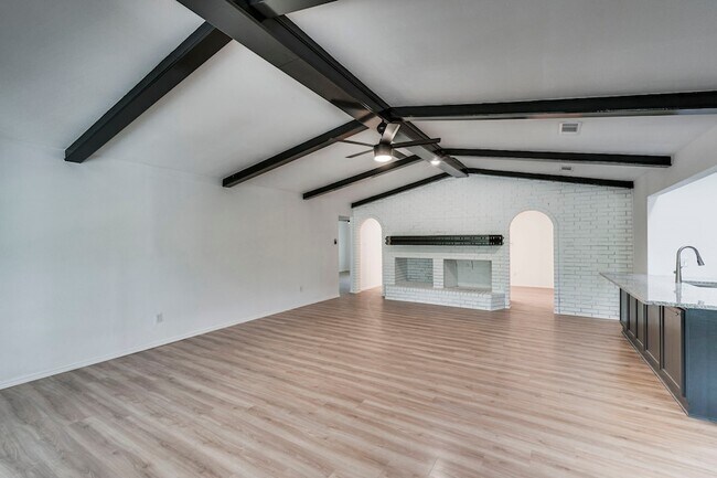 Building Photo - 3403 Sheffield Dr