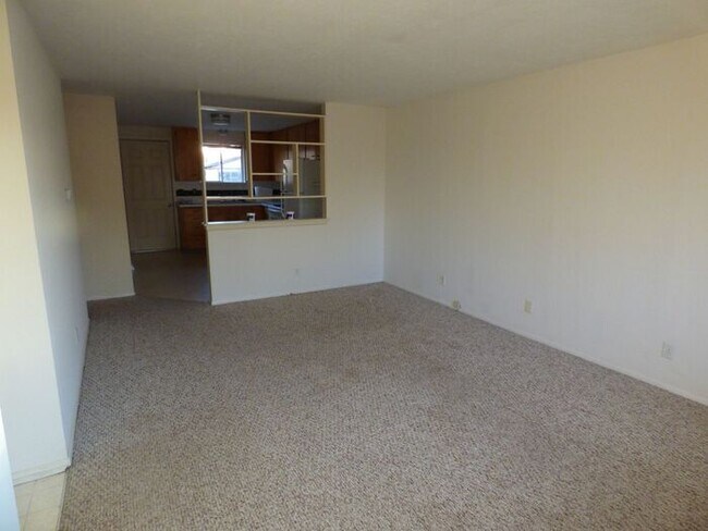 Building Photo - Cozy 2 Bed/1 Bath Duplex Near Lake Loveland!