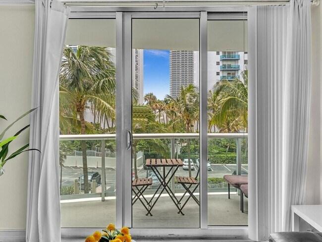 Building Photo - 3901 S Ocean Dr
