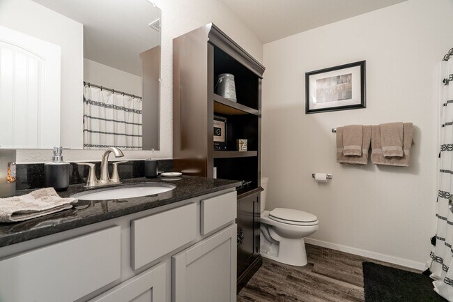 Building Photo - Like New Home LOADED w/Amenities at Lakewood S/D in Lowell!