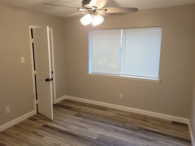 Building Photo - 13923 Ivymount Dr