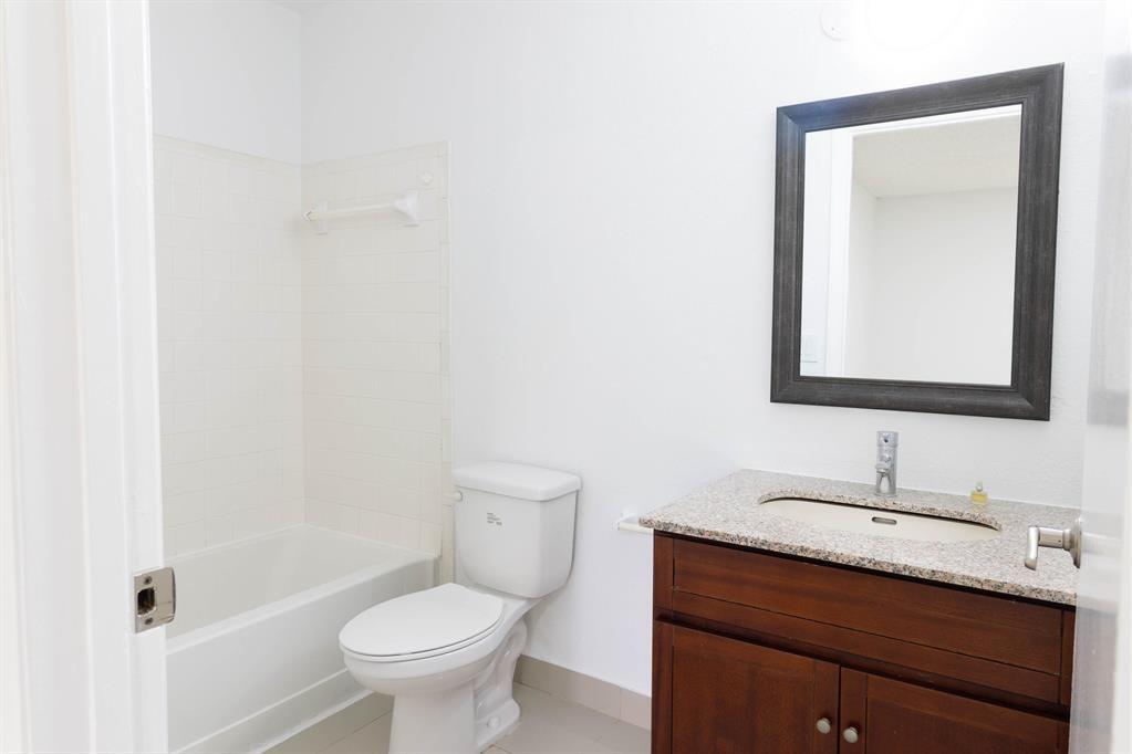 Building Photo - 3350 Pinewalk Dr N