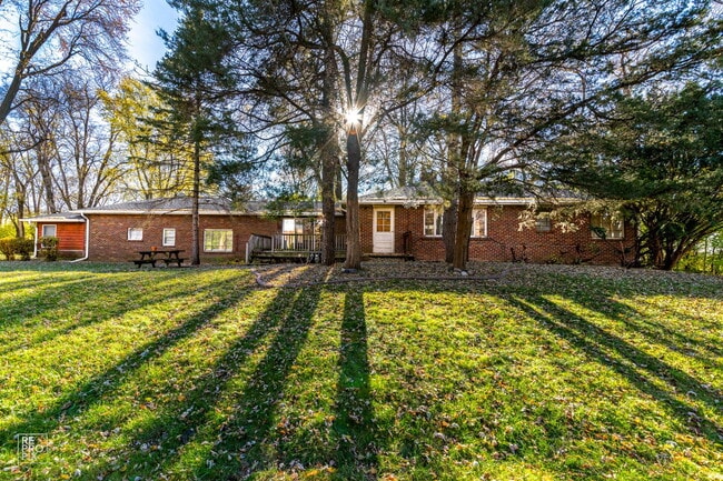 Building Photo - 32857 N Alleghany Rd