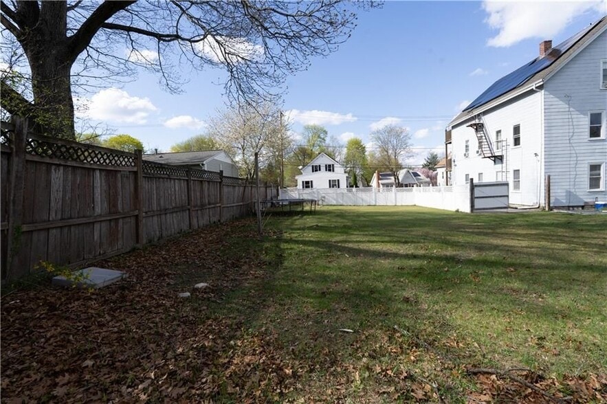 Building Photo - 43 Rivulet St