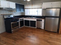 Building Photo - Cozy 3 bedroom 2 bathroom
