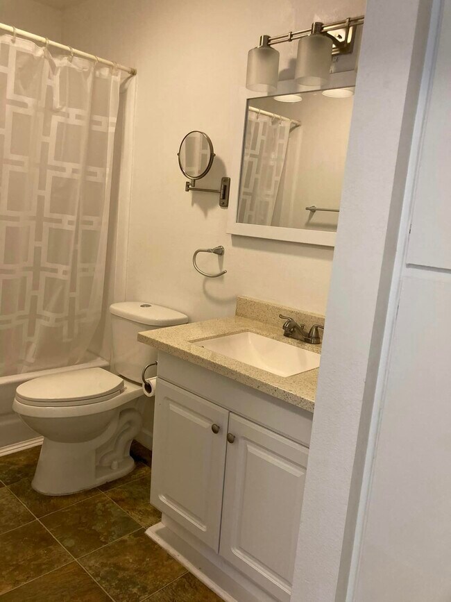 Building Photo - 820 Coriander Dr