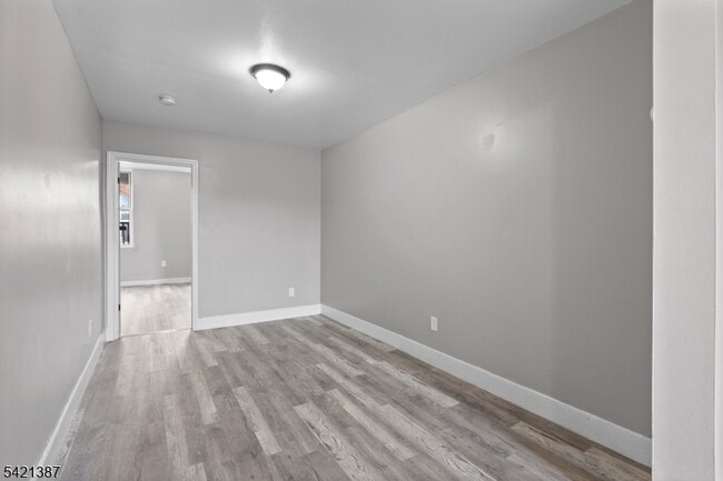 Building Photo - 23 Monroe St