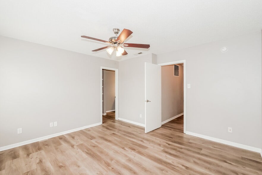 Building Photo - 708 Adagio Dr