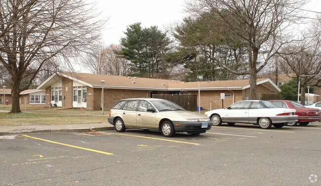 Primary Photo - 20 Stillwell Dr