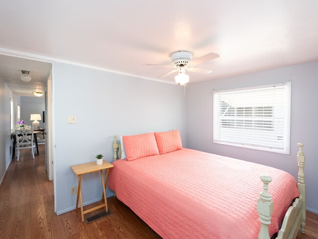 Building Photo - "Charming 2-Bed Furnished Annual Retreat i...
