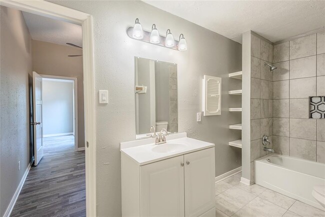 Building Photo - 9111 Goodmeadow Dr