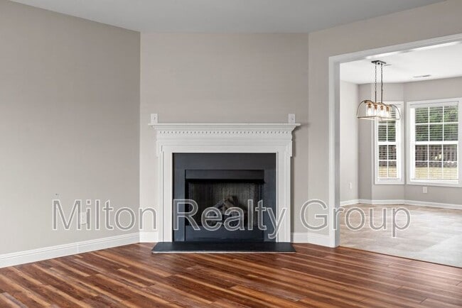 Building Photo - 11 Sawtooth Oak Cir