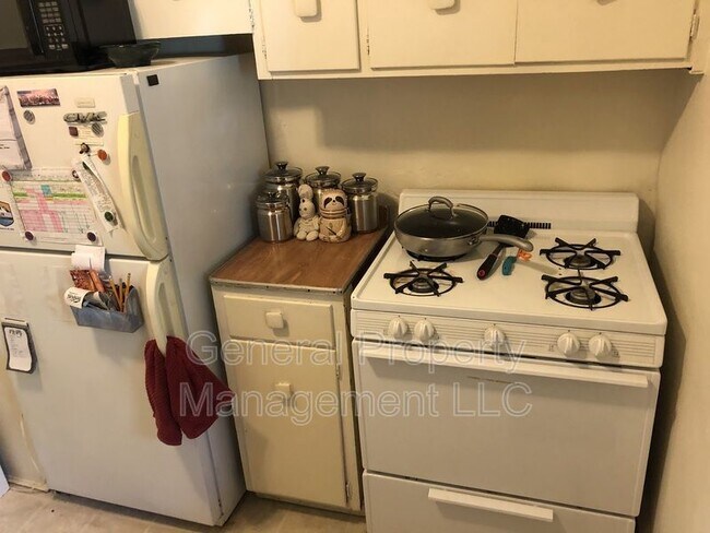 Building Photo - 1 bed 1 bath on Water St near UWEC! Availa...