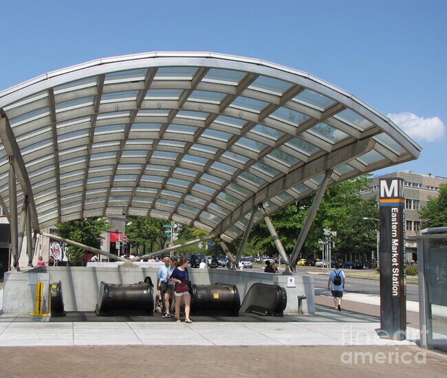 Building Photo - 1423 K St SE