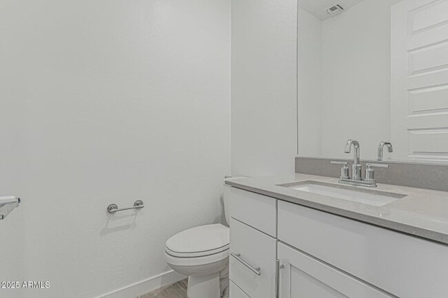 Building Photo - Newer Built 3 Bedroom/2 Bath Single Level Home in Queen Creek! Community Pool, Splash Pad, Lakes ...