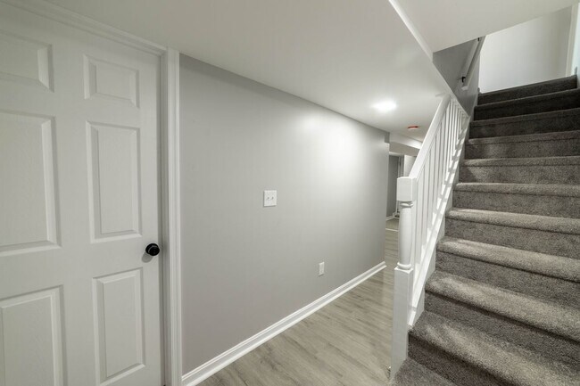 Building Photo - 2600 Garrett Ave