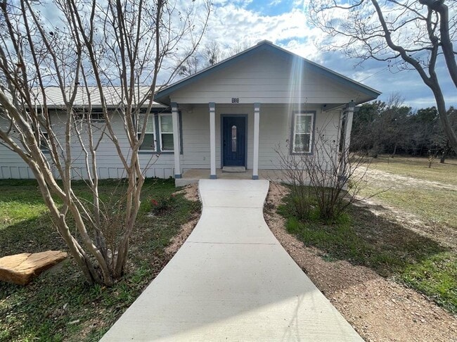 Building Photo - 111 Hillview Ln