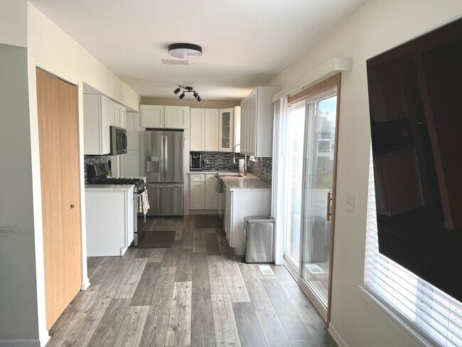 Building Photo - 1327 Fox Chase Dr