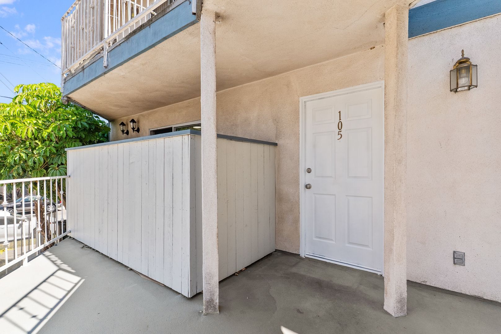 Building Photo - 1075 Loma Ave
