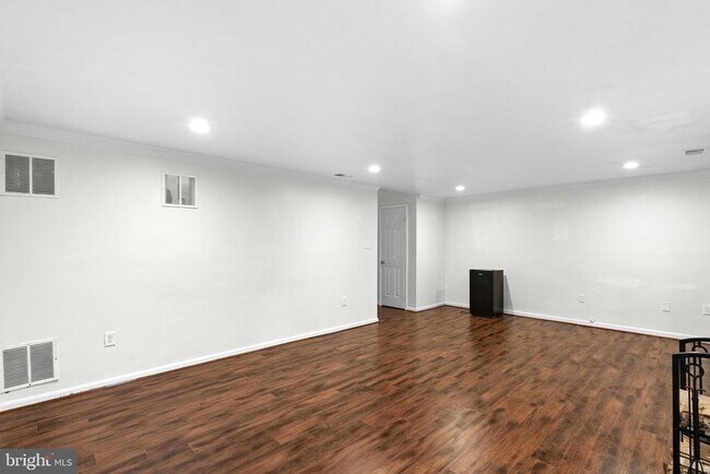 Building Photo - 7877 Painted Daisy Dr