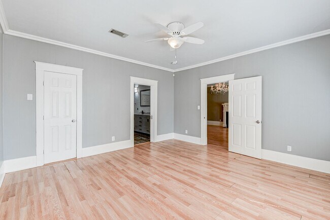 Building Photo - 3 Bed 2 Bath Fenced Home!