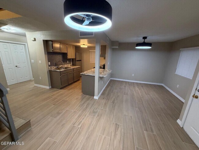 Building Photo - 3585 Waterspring Way