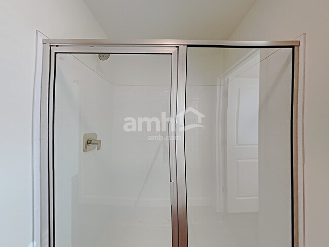 Building Photo - 6043 W Arranmore Dr