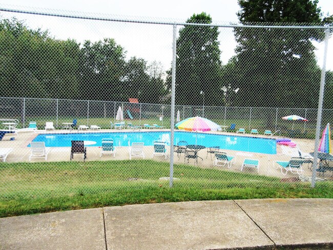 Building Photo - 2116 E Regency Plz