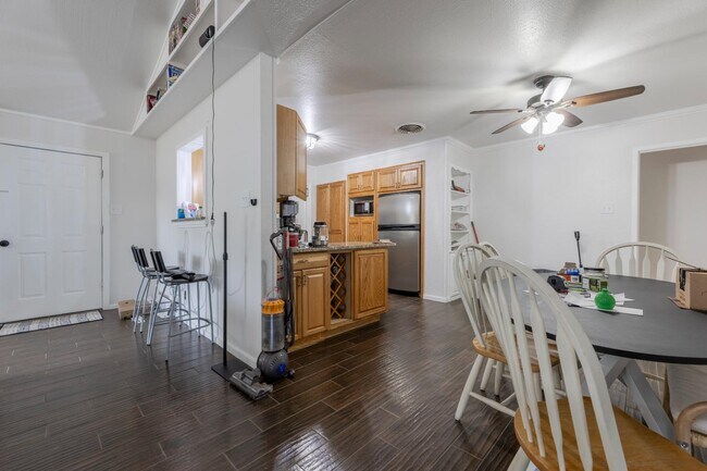 Building Photo - 4526 Lyceum Dr