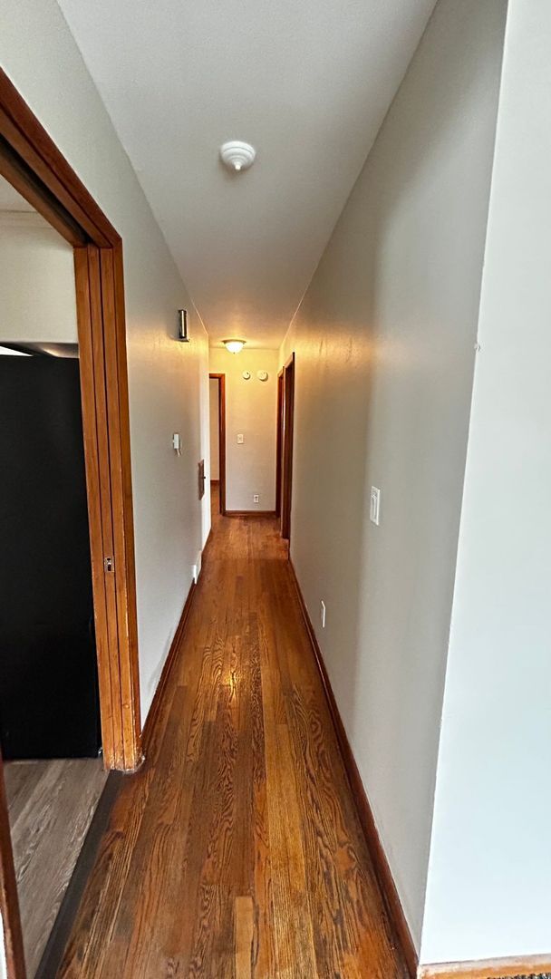 Building Photo - Hampton - 8907-09