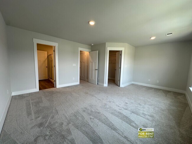 Building Photo - 3/2.5 Townhome Available Now!